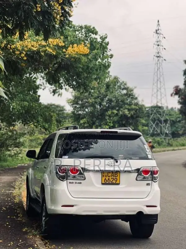 Toyota Fortuner 2013 SUV (Used)