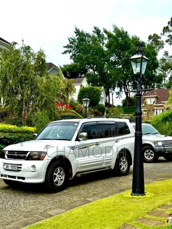 Mitsubishi Montero V6 2002 SUV (Used)