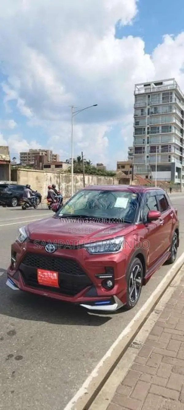 Toyota Raize 2025 SUV (Used)