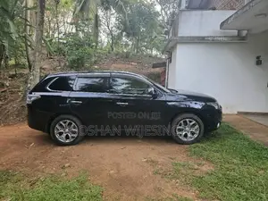 Mitsubishi Outlander 2013 SUV (Used)