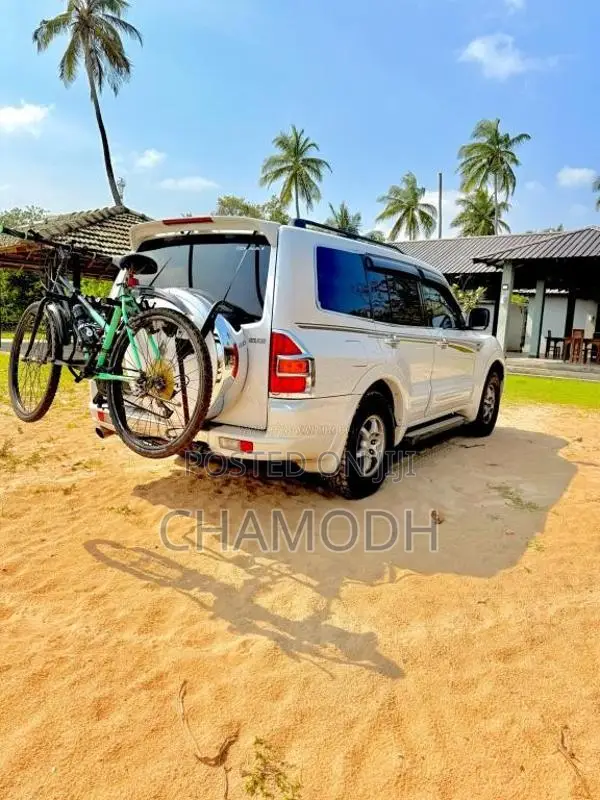 Mitsubishi Montero V6 2002 SUV (Used)