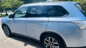 Mitsubishi Outlander 2016 SUV (Used)