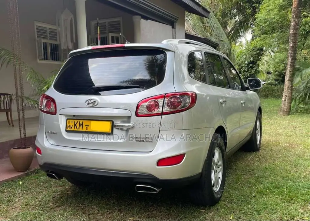 Hyundai Santa Fe 2010 SUV (Used)