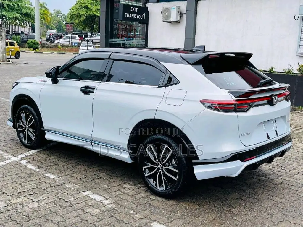 Honda Vezel Z Play Moonroof Body Kit 2026 SUV Brand New