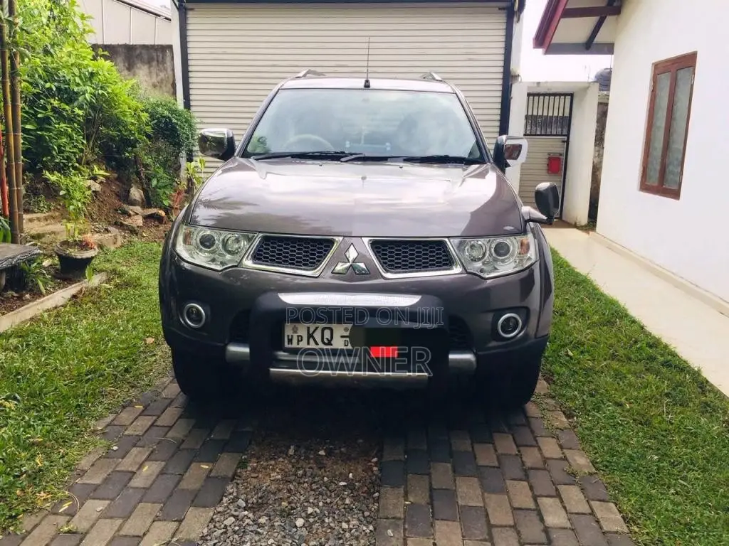 Mitsubishi Montero Sport 2011 SUV (Used)