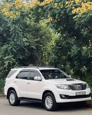 Toyota Fortuner 2013 SUV (Used)