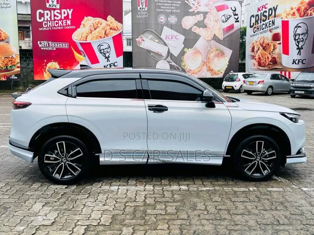 Honda Vezel Z Play Moonroof Body Kit 2026 SUV Brand New