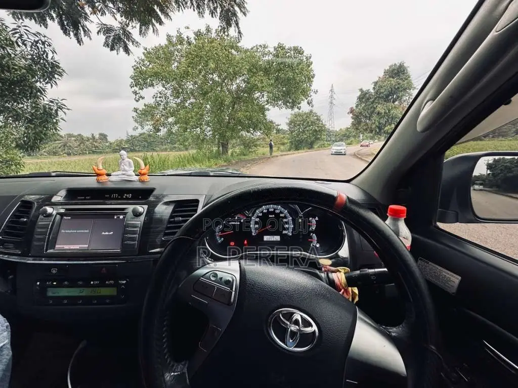 Toyota Fortuner 2013 SUV (Used)