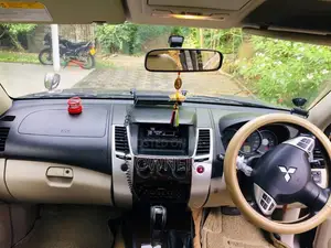 Mitsubishi Montero Sport 2011 SUV (Used)