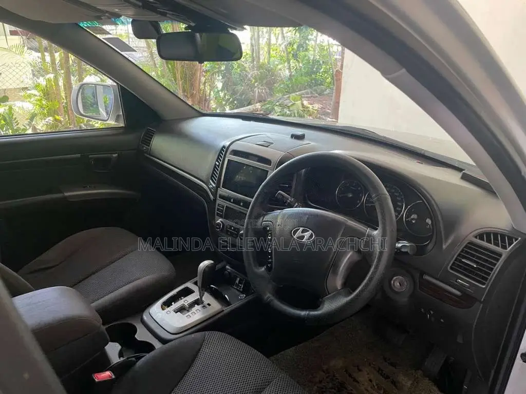 Hyundai Santa Fe 2010 SUV (Used)