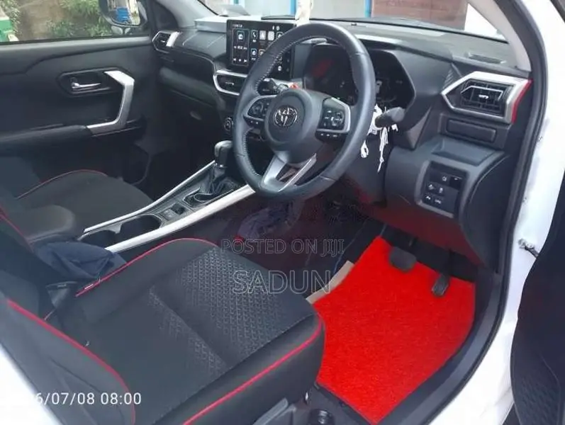 Toyota Raize 2024 SUV (Used)