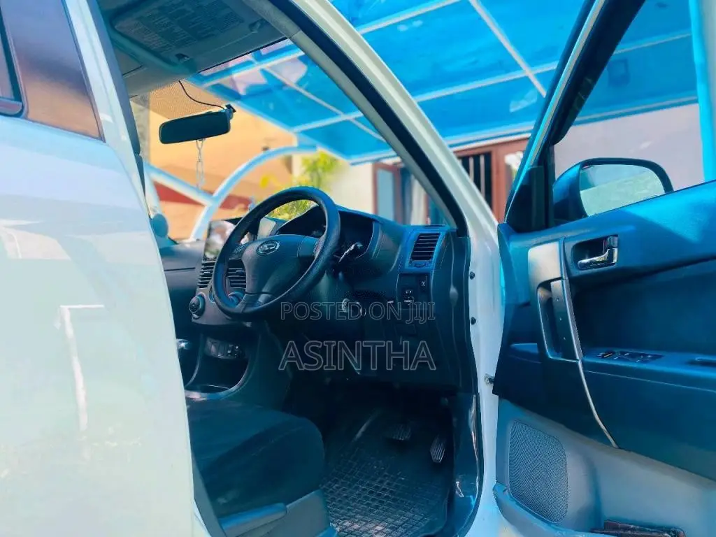 Daihatsu Terios Premium 2013 SUV (Used)