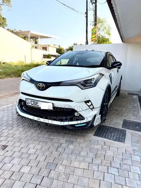 Toyota CHR 2018 SUV (Used)