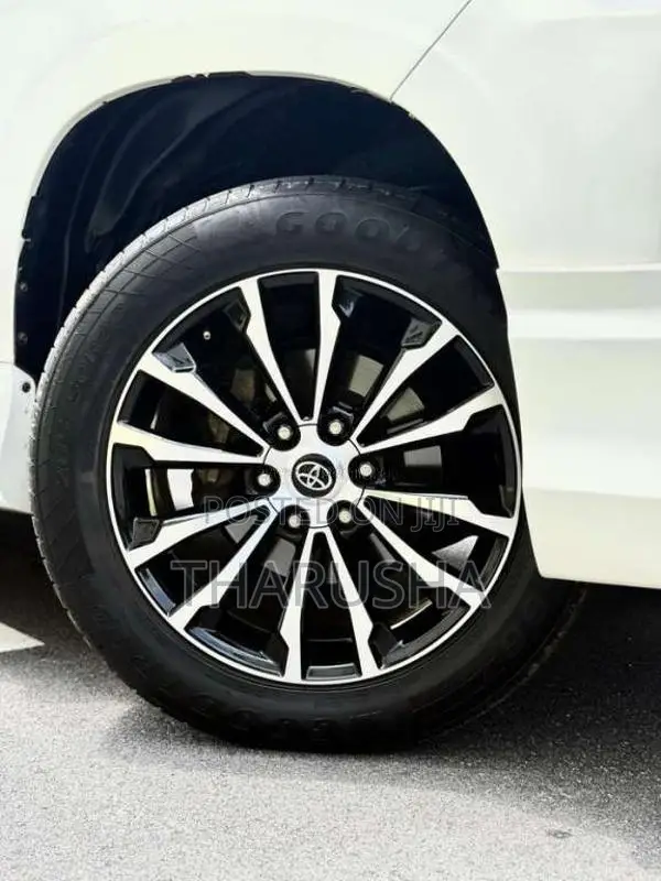 Toyota Prado 2010 SUV (Used)
