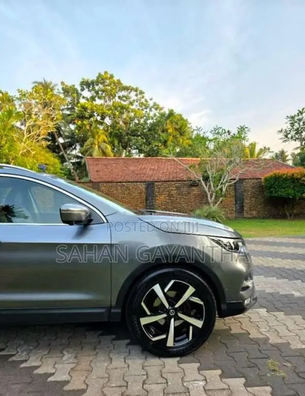 Nissan Qashqai 2018 SUV (Used)