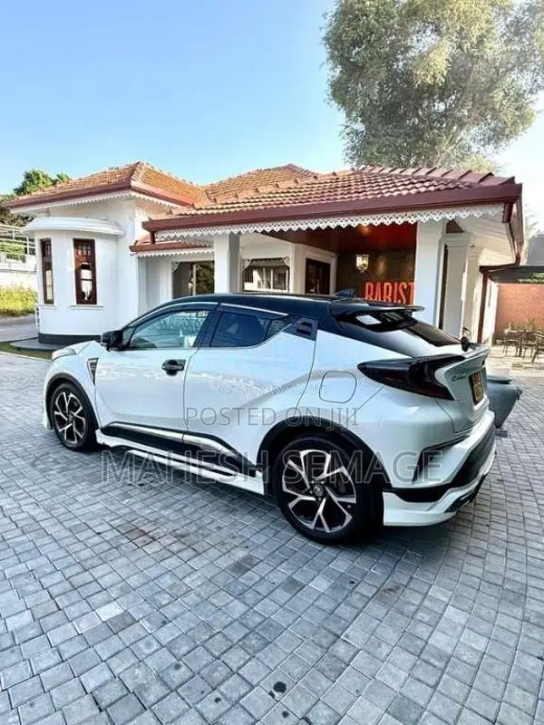 Toyota CHR 2018 SUV (Used)