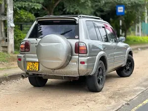 Toyota RAV4 1998 SUV (Used)