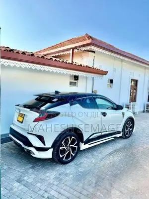 Toyota CHR 2018 SUV (Used)
