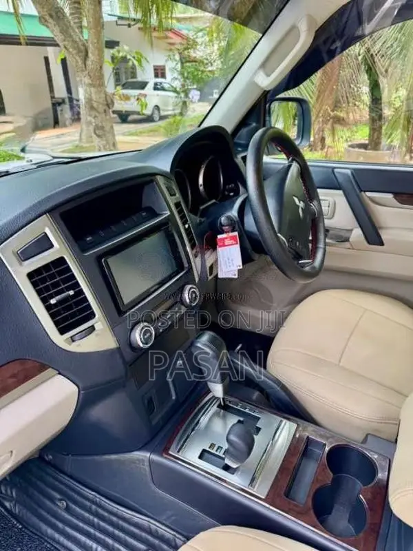 Mitsubishi Montero 2015 SUV (Used)