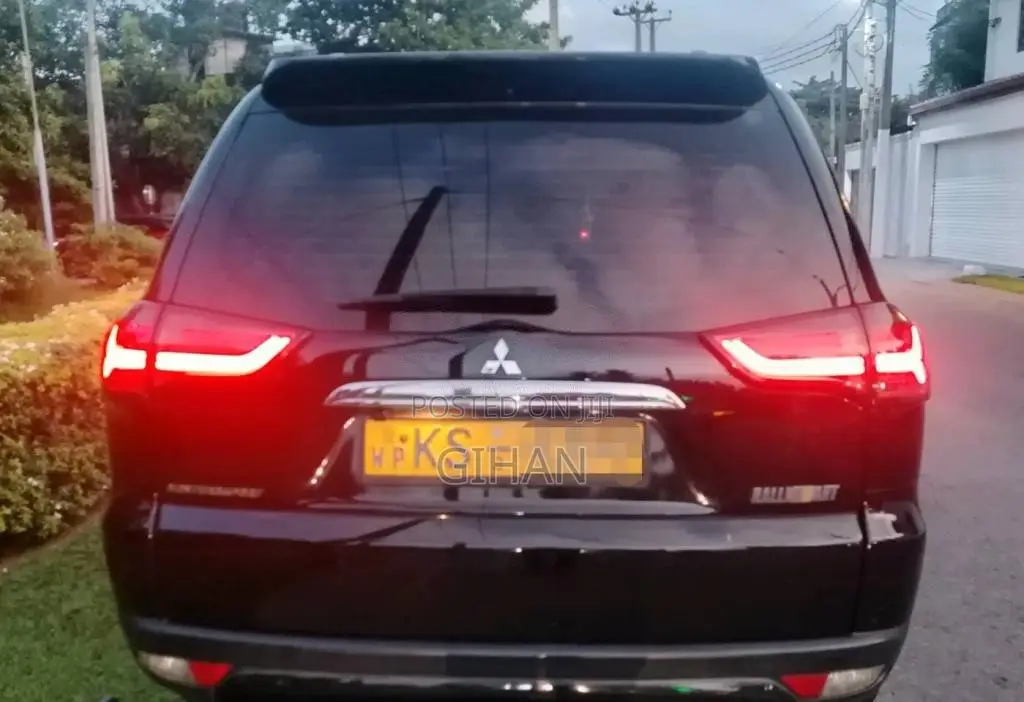 Mitsubishi Montero Sport 2011 SUV (Used)