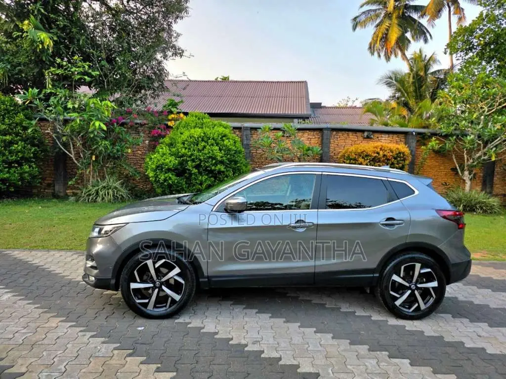 Nissan Qashqai 2018 SUV (Used)