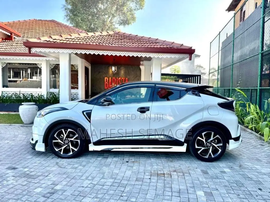 Toyota CHR 2018 SUV (Used)