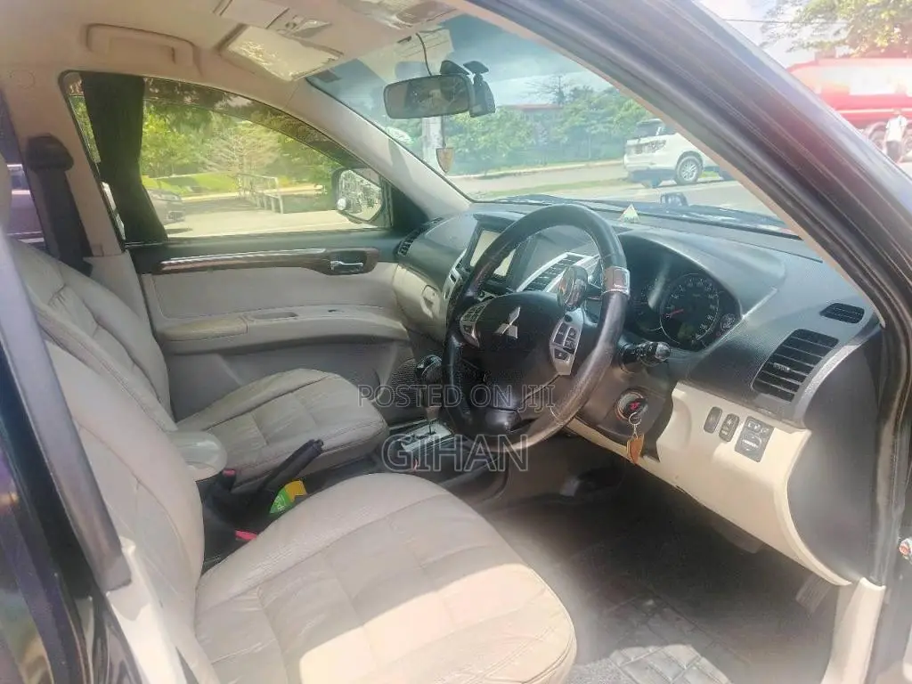 Mitsubishi Montero Sport 2011 SUV (Used)