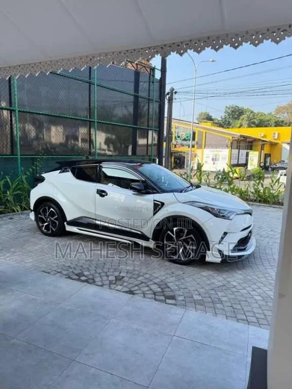 Toyota CHR 2018 SUV (Used)