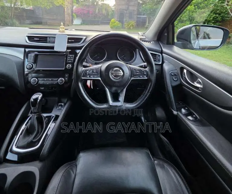 Nissan Qashqai 2018 SUV (Used)