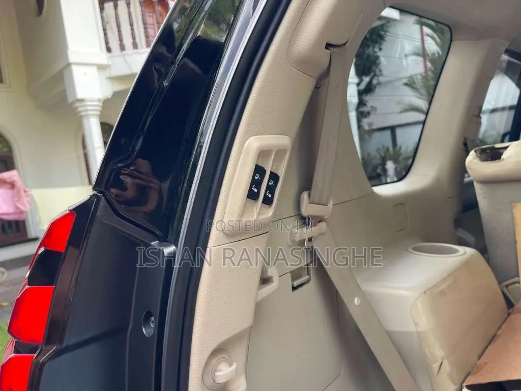 Toyota Prado 2011 SUV (Used)