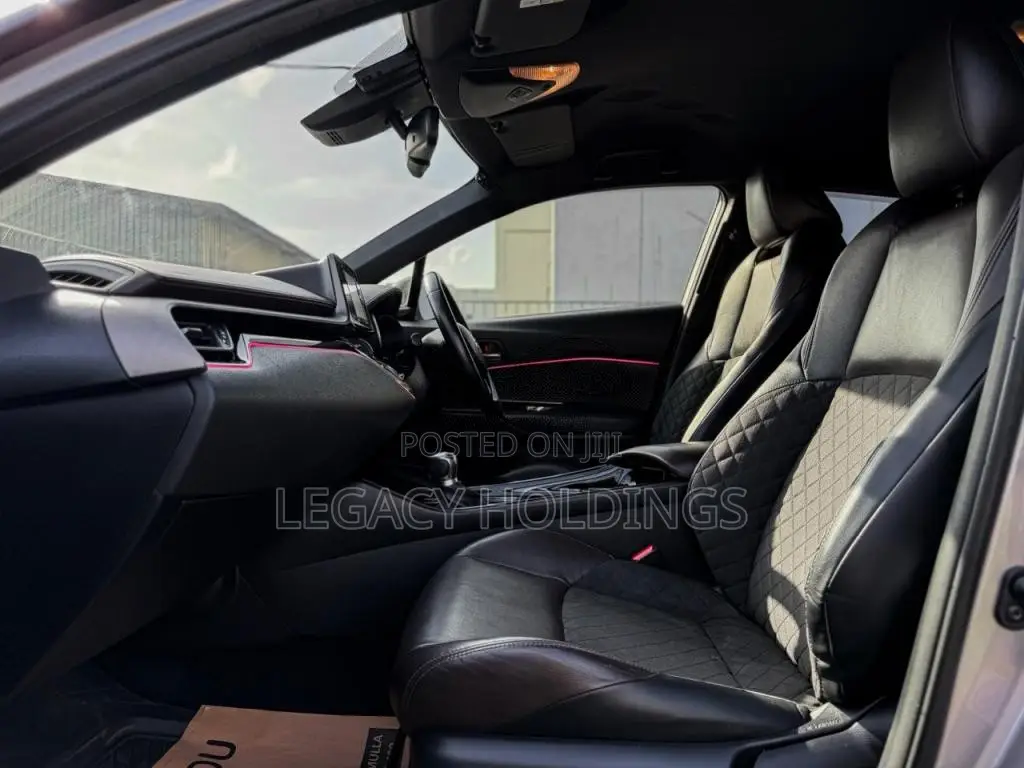 Toyota CHR NGX10 2018 SUV (Used)
