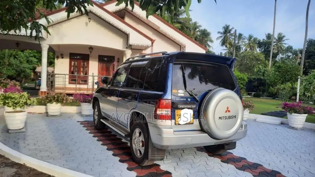 Mitsubishi Pajero IO 2000 SUV (Used)