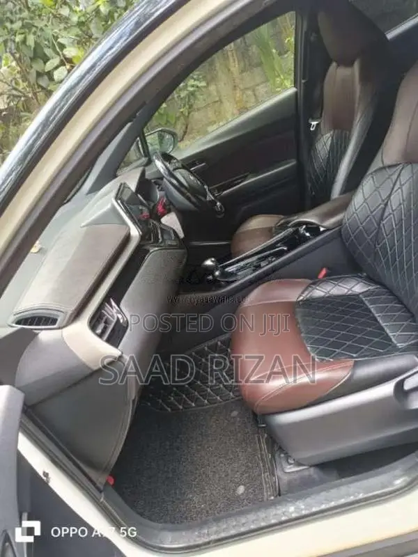 Toyota CHR 2018 SUV (Used)