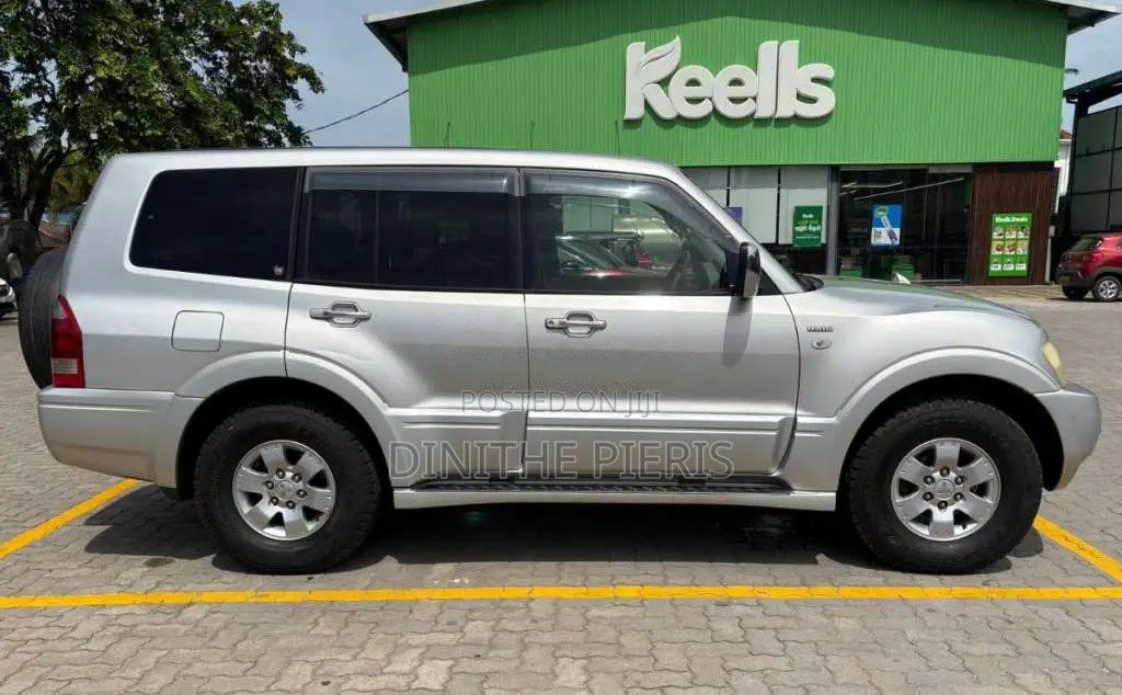 Mitsubishi Montero 2005 SUV (Used)