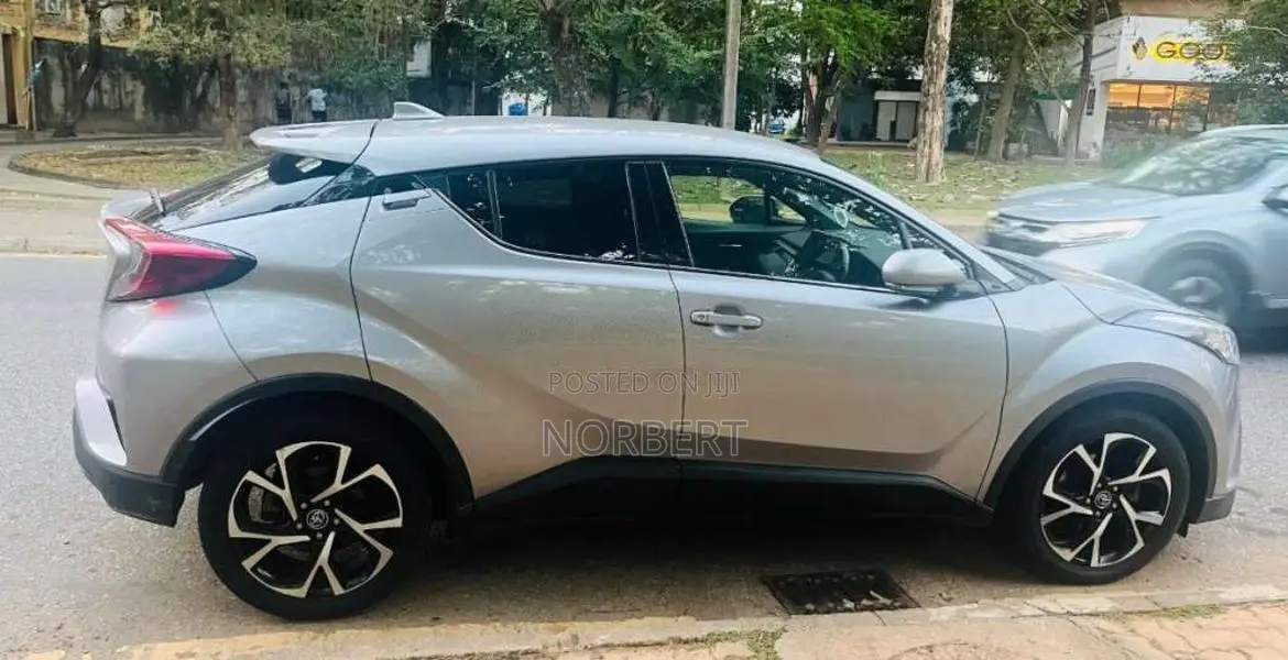 Toyota CHR 2018 SUV (Used)