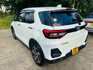 Toyota Raize 2023 SUV (Used)