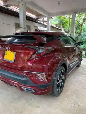 Toyota CHR 2018 SUV (Used)