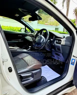 Toyota CHR NGX50 2017 SUV (Used)