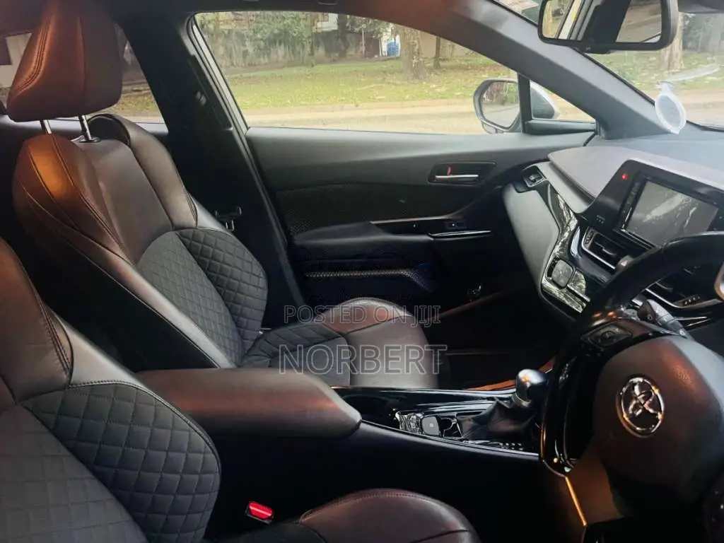 Toyota CHR 2018 SUV (Used)