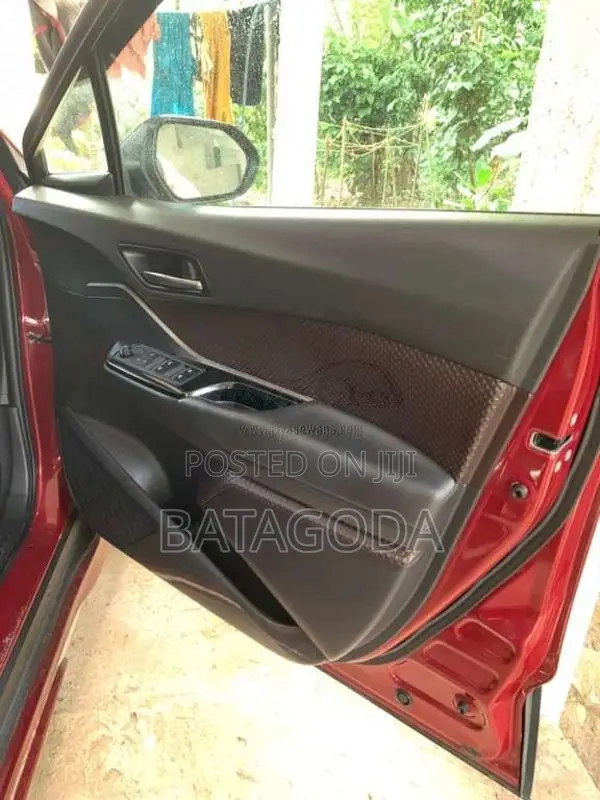 Toyota CHR 2018 SUV (Used)