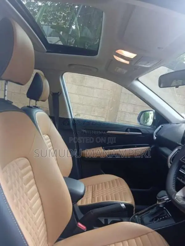Kia Sonet 2025 SUV (Used)