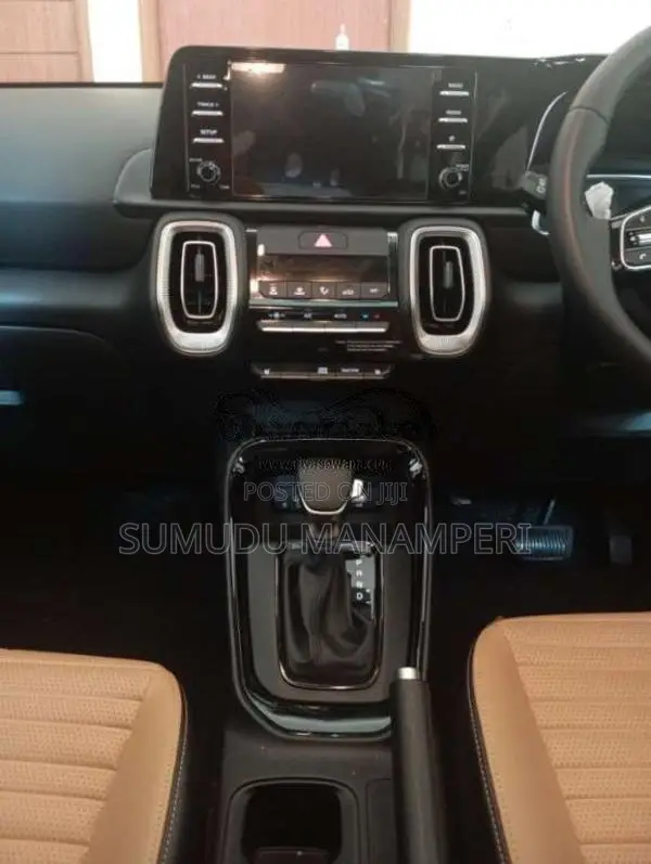 Kia Sonet 2025 SUV (Used)