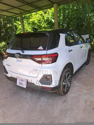 Toyota Raize 2024 SUV (Used)
