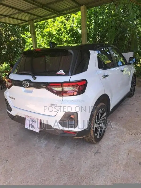 Toyota Raize 2024 SUV (Used)