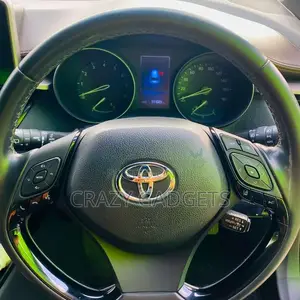 Toyota CHR Ngx10 2018 SUV (Used)