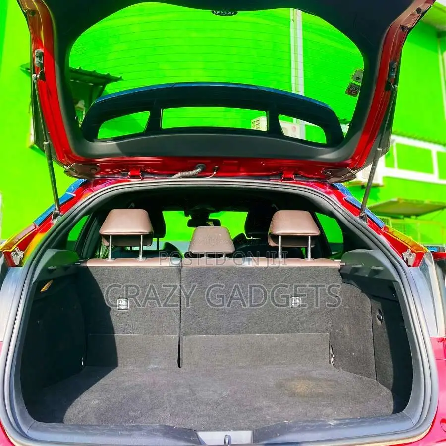 Toyota CHR Ngx10 2018 SUV (Used)