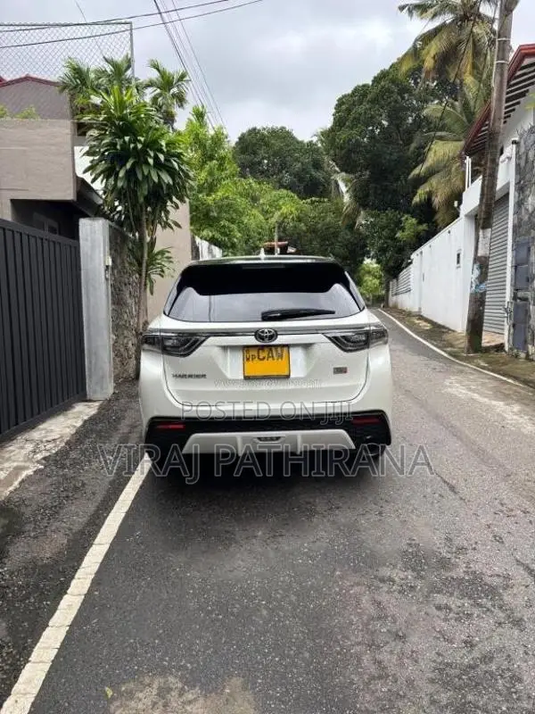 Toyota Harrier 2016 SUV (Used)