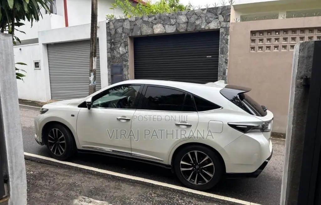 Toyota Harrier 2016 SUV (Used)