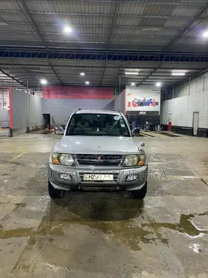 Mitsubishi Montero 2000 SUV (Used)