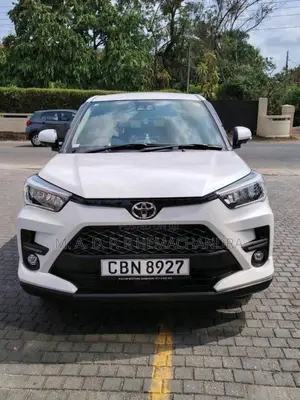 Toyota Raize 2024 SUV (Used)